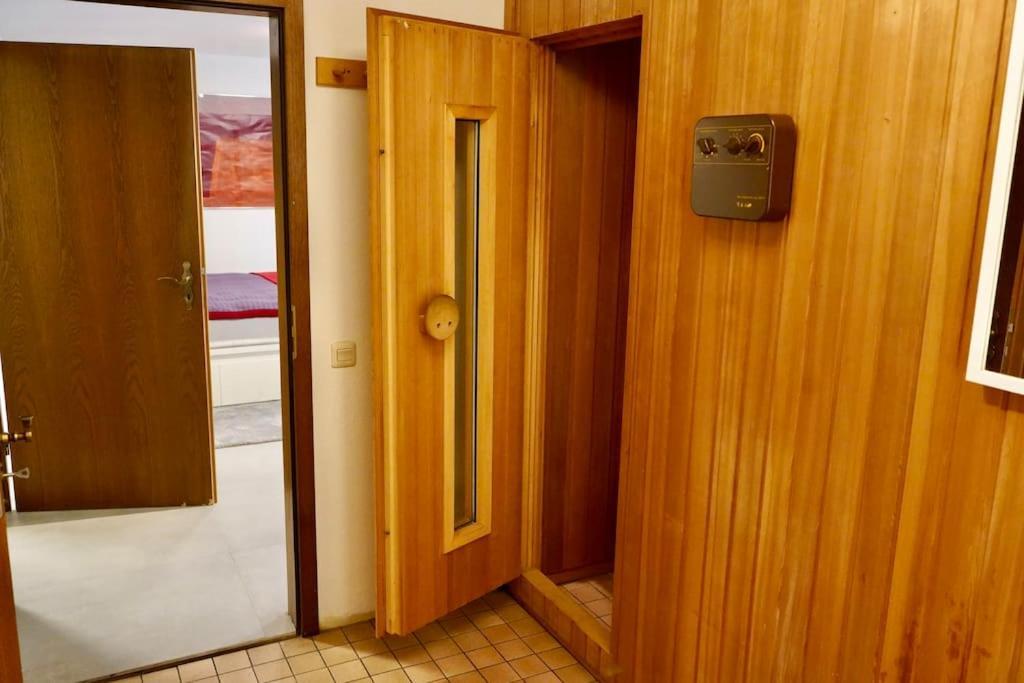 Helle Kellerwohnung Im Gruenen Mit Sauna Кёльн Экстерьер фото